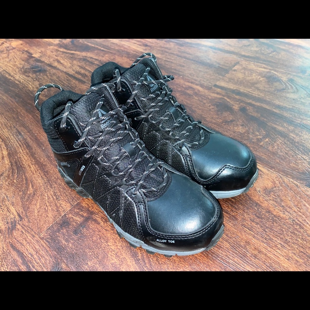 Work boots - Picture 1 of 2
